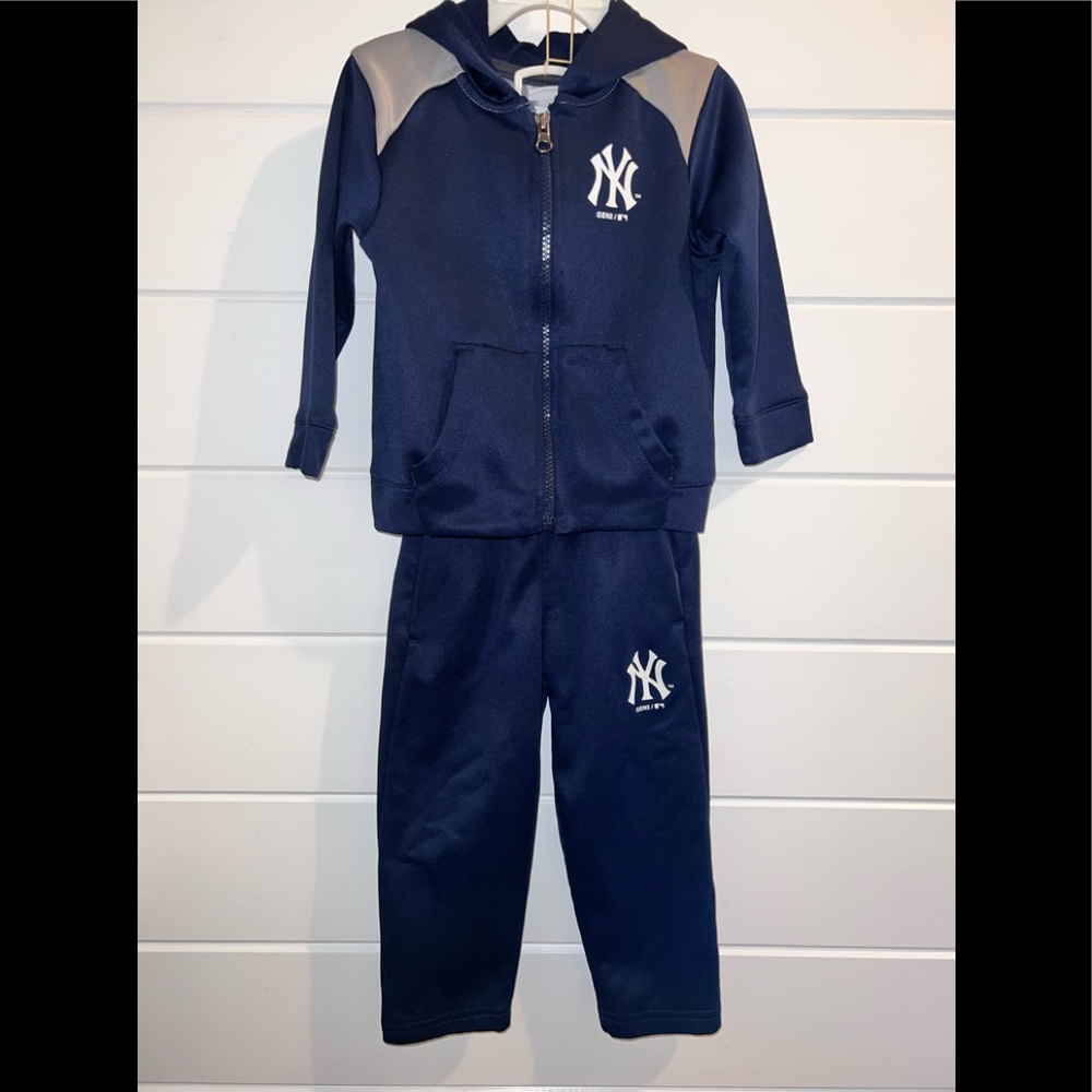 Boys 2T New York Yankees Matching Sweatsuit